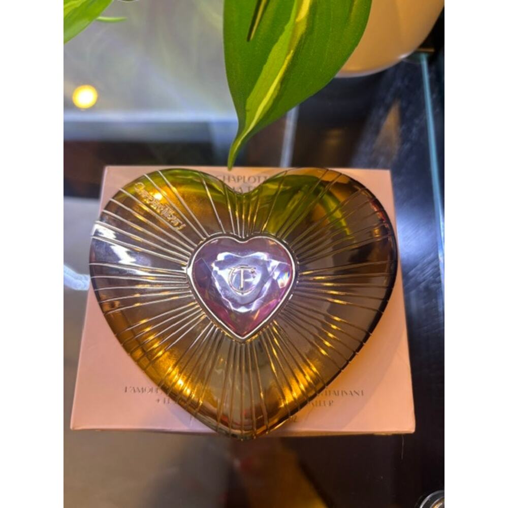 Charlotte Tilbury Pillow Talk Beauty Soulmates Face Palette | Flawless Pink - Picture 5 of 5